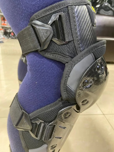 Ones Again Наколенники Carbon Fiber Force в Пензе
