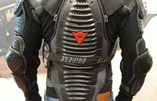 О защите Dainese: история, особенности. преимущества
